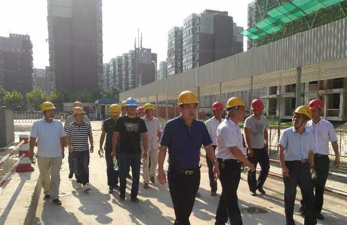 市建設(shè)局楊明局長帶隊進(jìn)行建筑施工安全大檢查工作